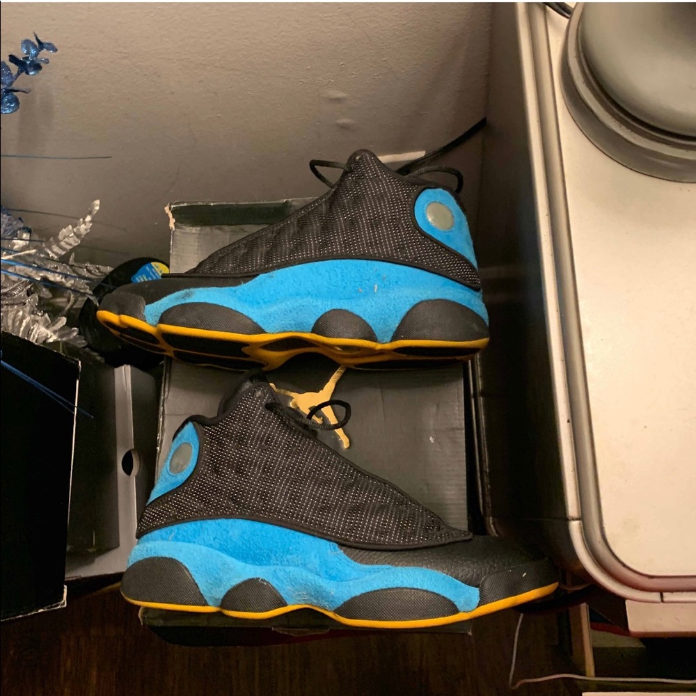 Shoes - Picture 3 of 5